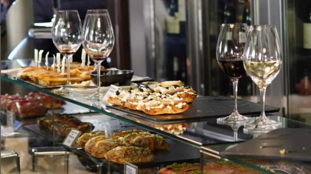 Pintxos servidos en una barra gsc1